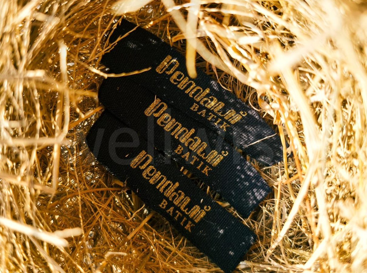 label rajut hitam